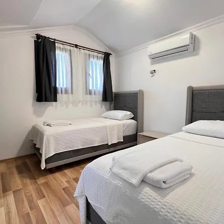 Mert 4 Bdr Private Pool Vilă