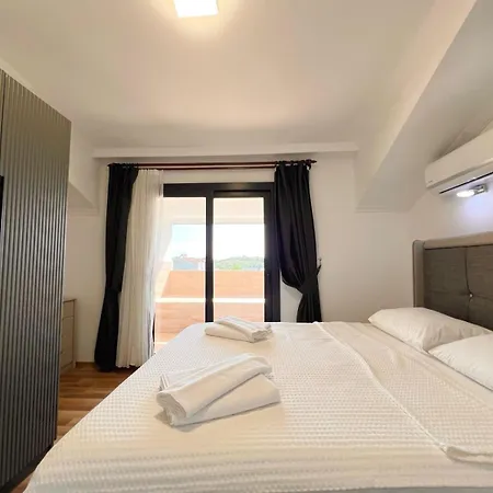 Mert 4 Bdr Private Pool Vilă Fethiye
