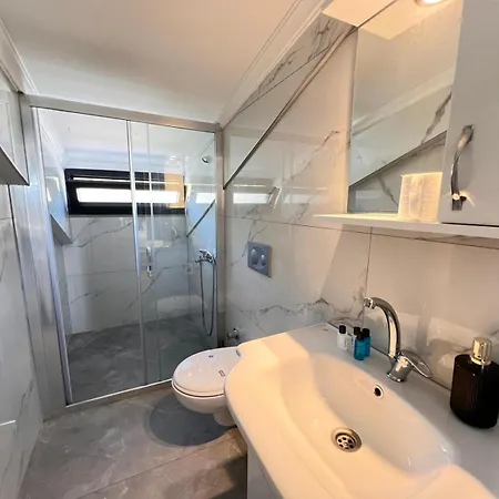 Mert 4 Bdr Private Pool *